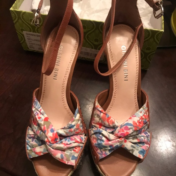 Ladies - Picture 5 of 8